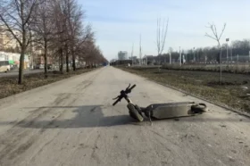 Украинцы пытались сбежать от мобилизации на самокатах в Словакию
