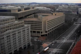 CBS: ФБР хочет устроить шоу из ареста бывшего главы ведомства Джеймса Коми