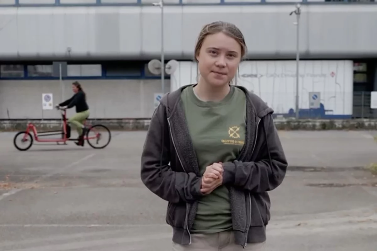 Read more about the article «Жестокое обращение». Грету Тунберг в Израиле бросили в камеру с клопами