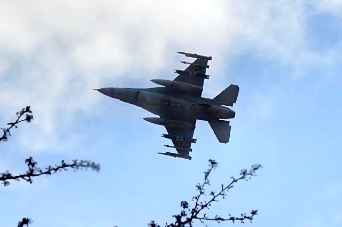 Read more about the article Румынские истребители F-16 подняли в воздух по тревоге