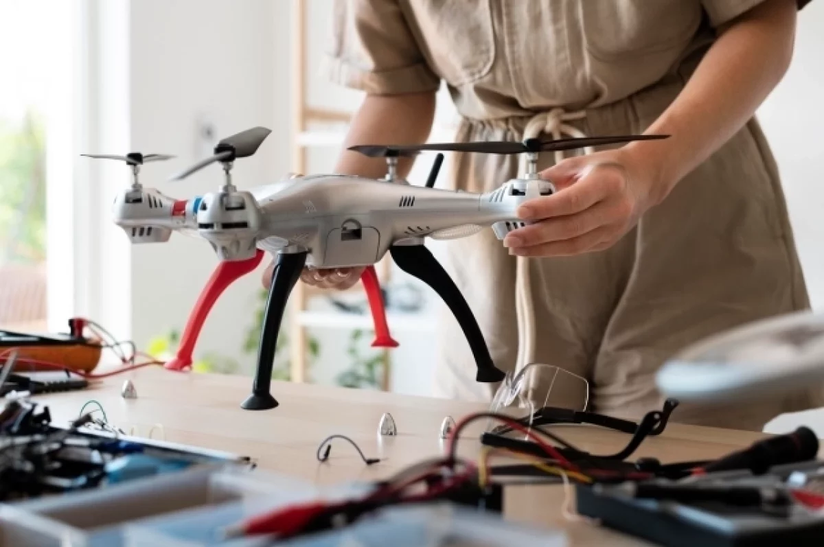Read more about the article В США запретят импорт китайских дронов DJI из-за угрозы безопасности
