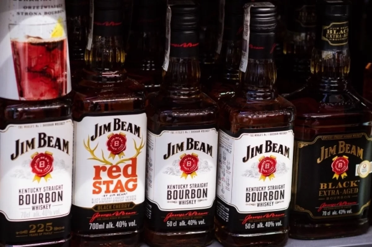 Read more about the article Jim Beam остановит производство бурбона из-за спада спроса