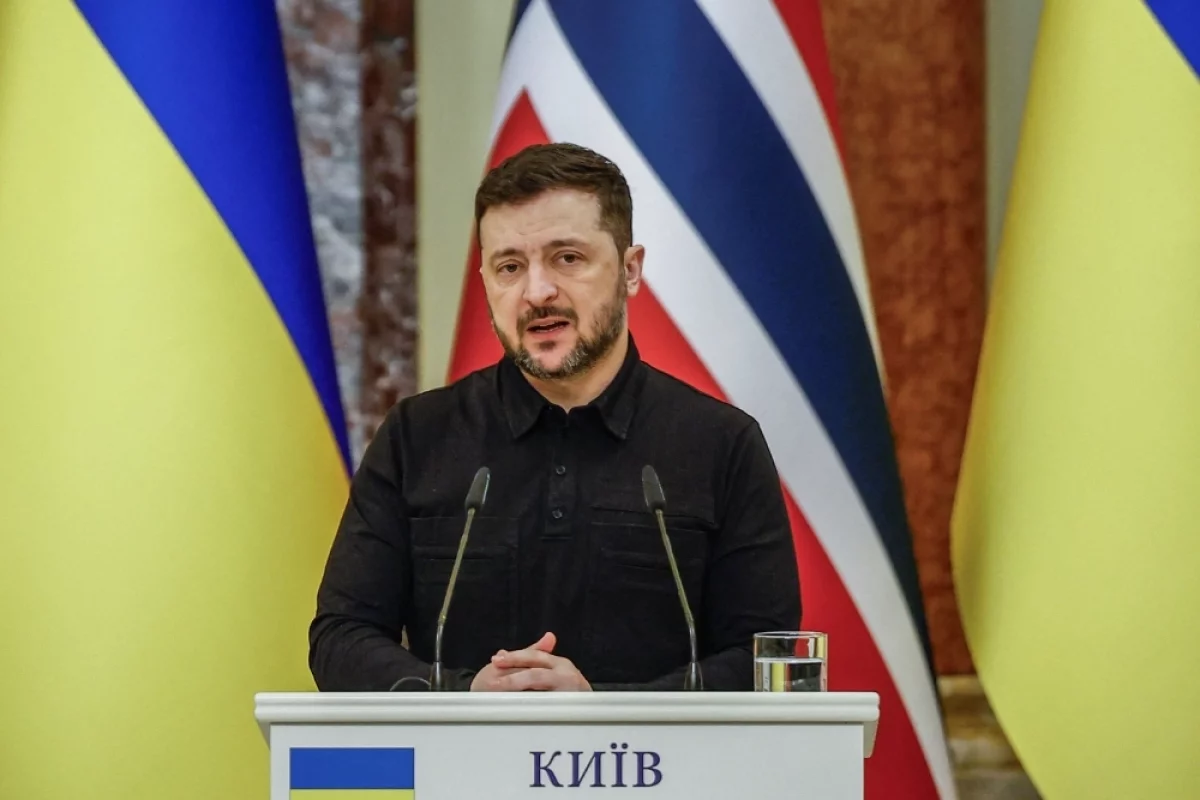 Read more about the article Уже не скрывает. Зеленский проговорился о мечте получить ядерное оружие