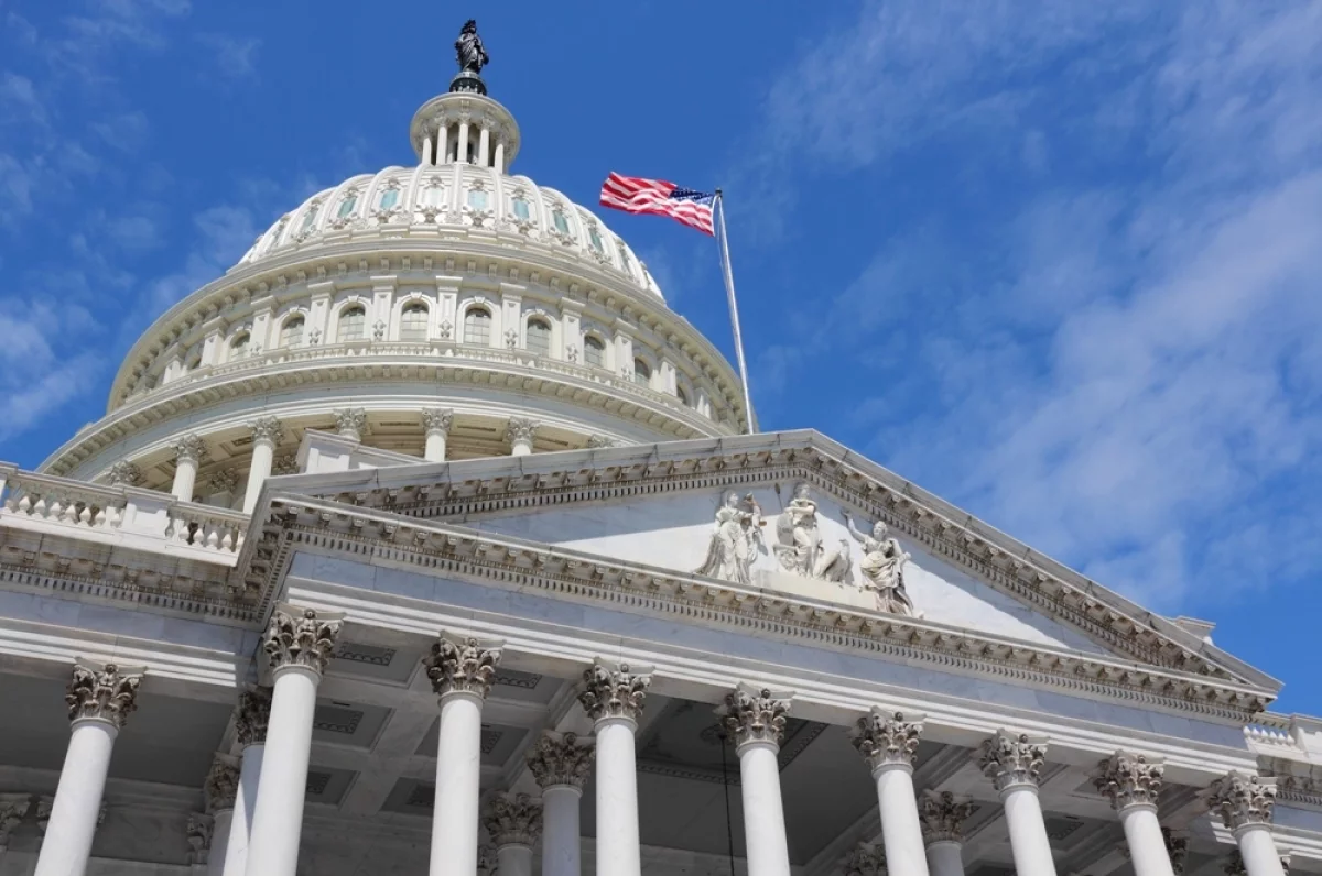 Read more about the article Срок — начало мая. Конгресс обяжет Трампа закончить войну с Ираном