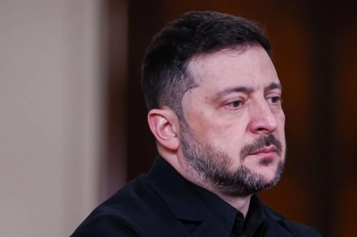 Read more about the article На Украине набросились на Зеленского из-за фото с чествованием нацистов