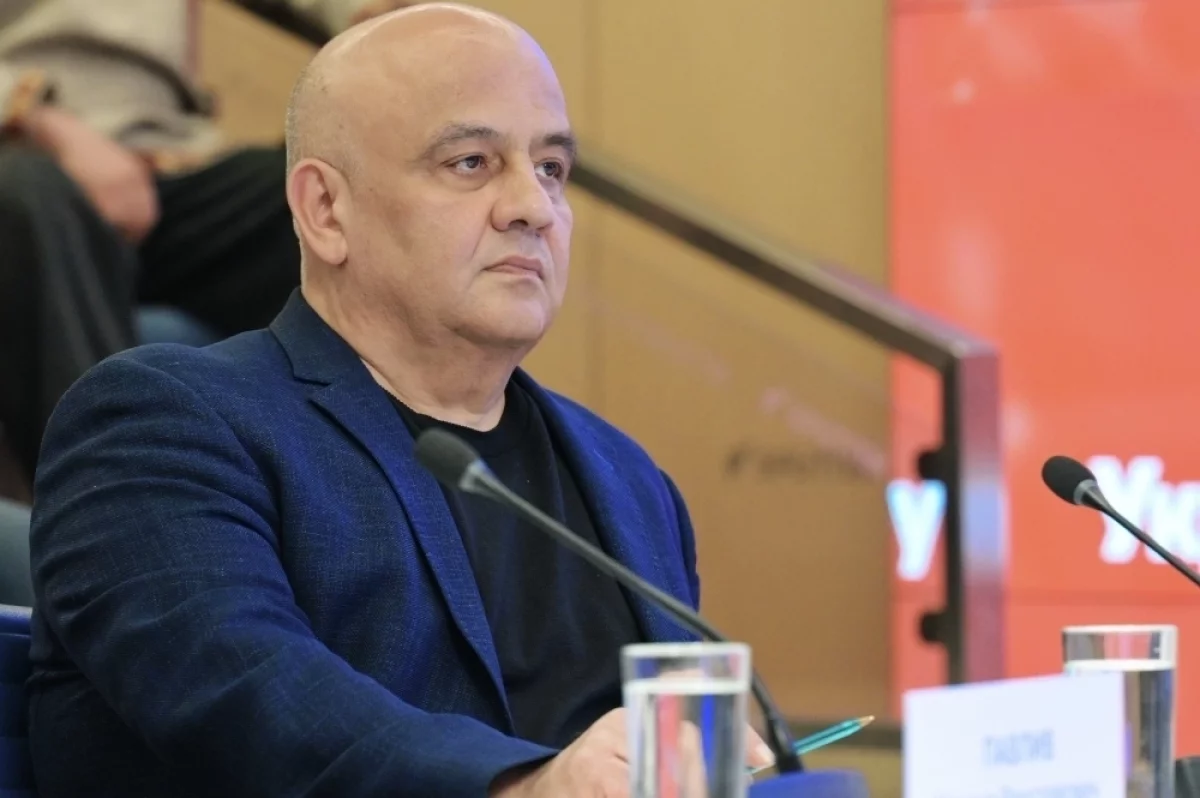 Read more about the article Срочно нужна пауза. Килинкаров сказал, как ЕС принудит Киев к миру