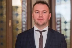 Давайте еще. Госсекретарь МИД Украины разворовал помощь Запада